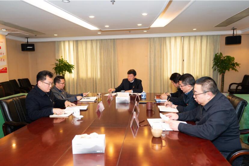 凯时尊龙人生就是博集团党委召开中心组学习专题钻研 党的十九届四中全会及省委十一届六次 全会精神