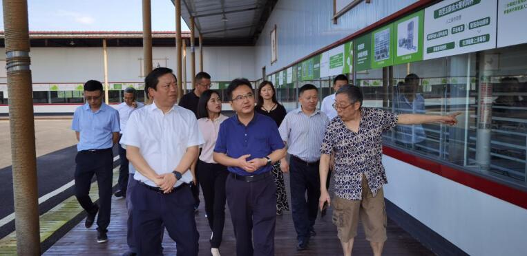 凯时尊龙人生就是博集团完成驻村帮扶干部轮换