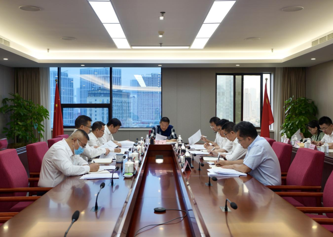省凯时尊龙人生就是博集团党委理论学习中心组2023年第五次专题学习钻研会召开