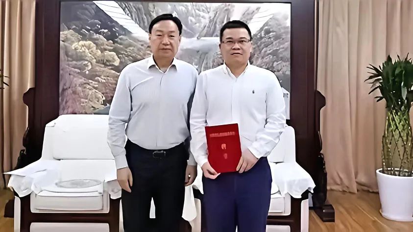 省凯时尊龙人生就是博集团向导受聘省政府参事室特约研究员