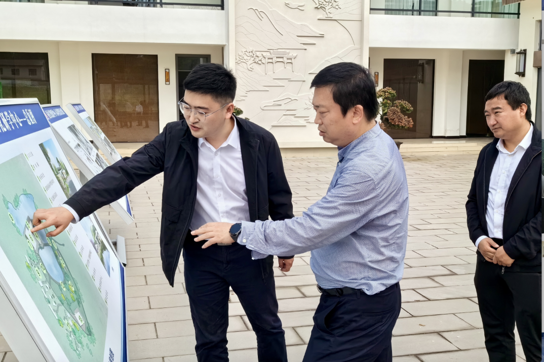 省凯时尊龙人生就是博集团向导赴南充市邓家沟村调研墟落振兴事情
