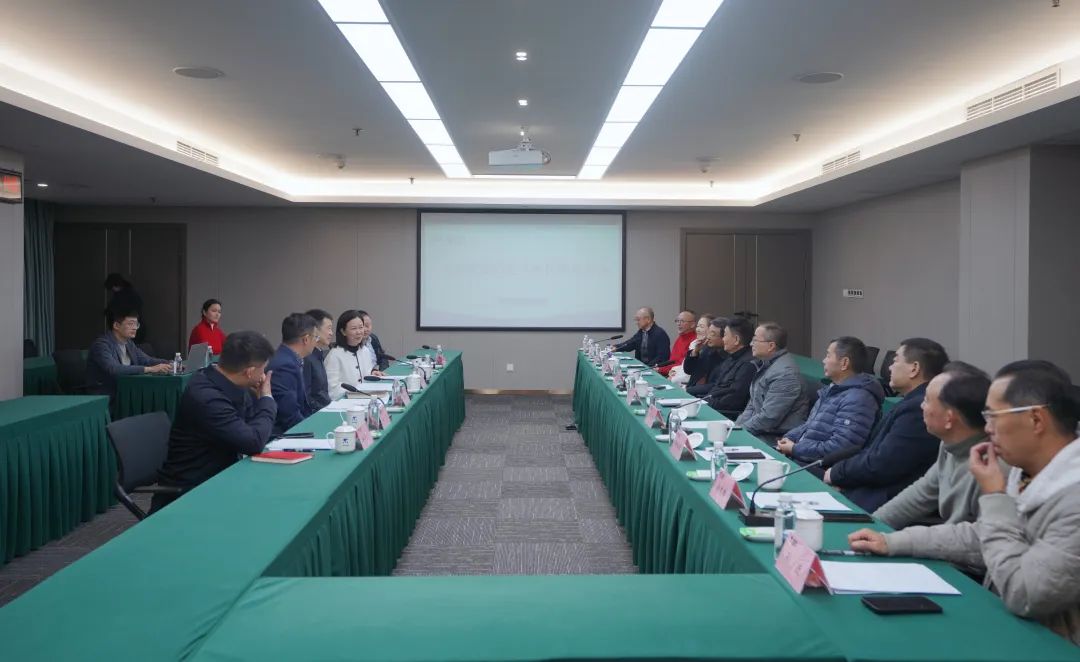 省凯时尊龙人生就是博集团组织召开老干部座谈会