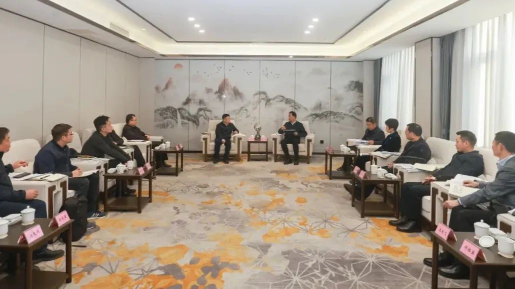 省凯时尊龙人生就是博集团向导率队赴乐山市座谈交流